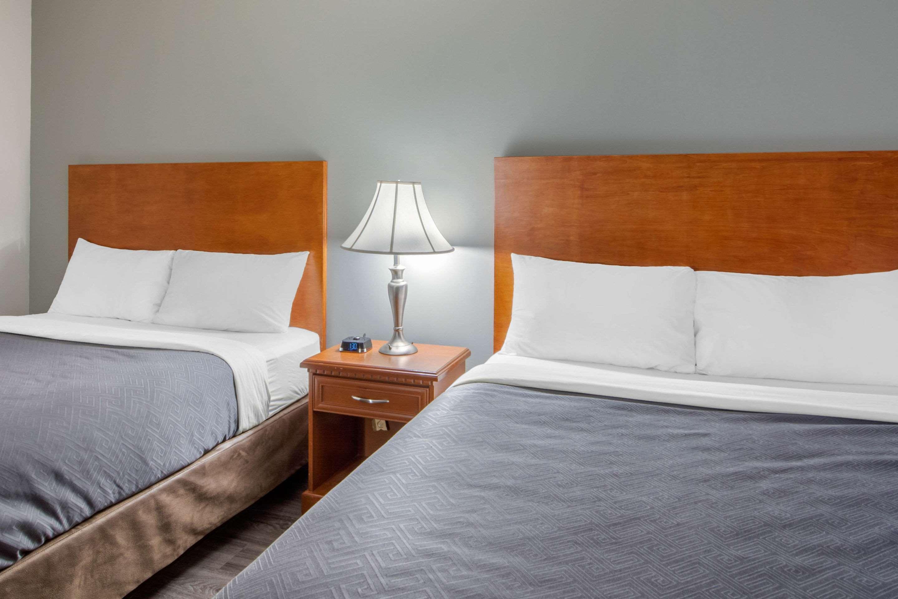 Econo Lodge Regina Exteriör bild