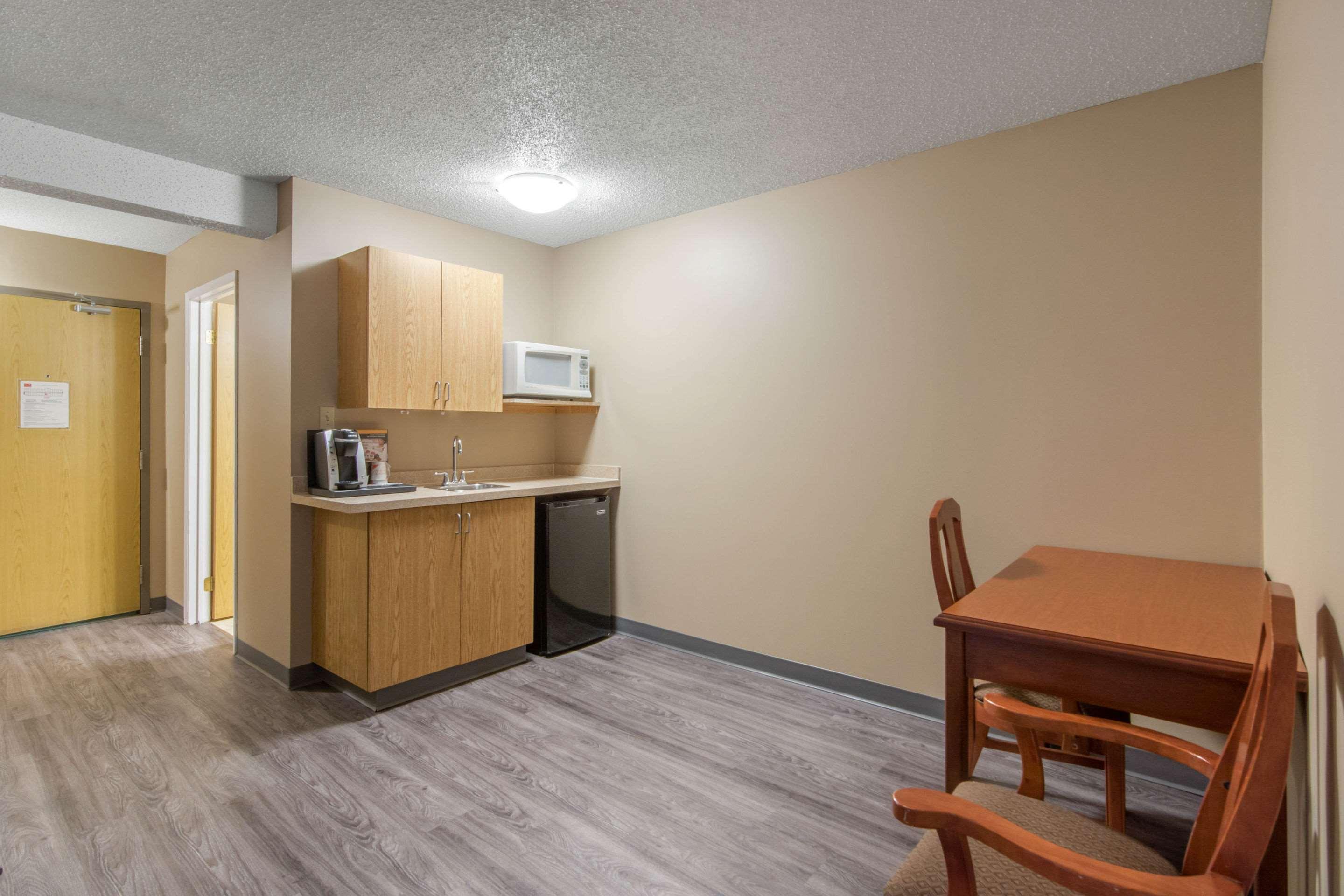 Econo Lodge Regina Exteriör bild