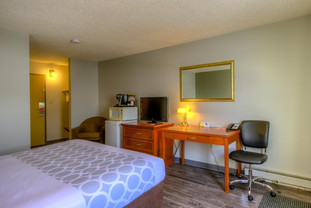 Econo Lodge Regina Exteriör bild