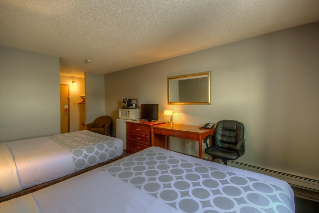Econo Lodge Regina Exteriör bild