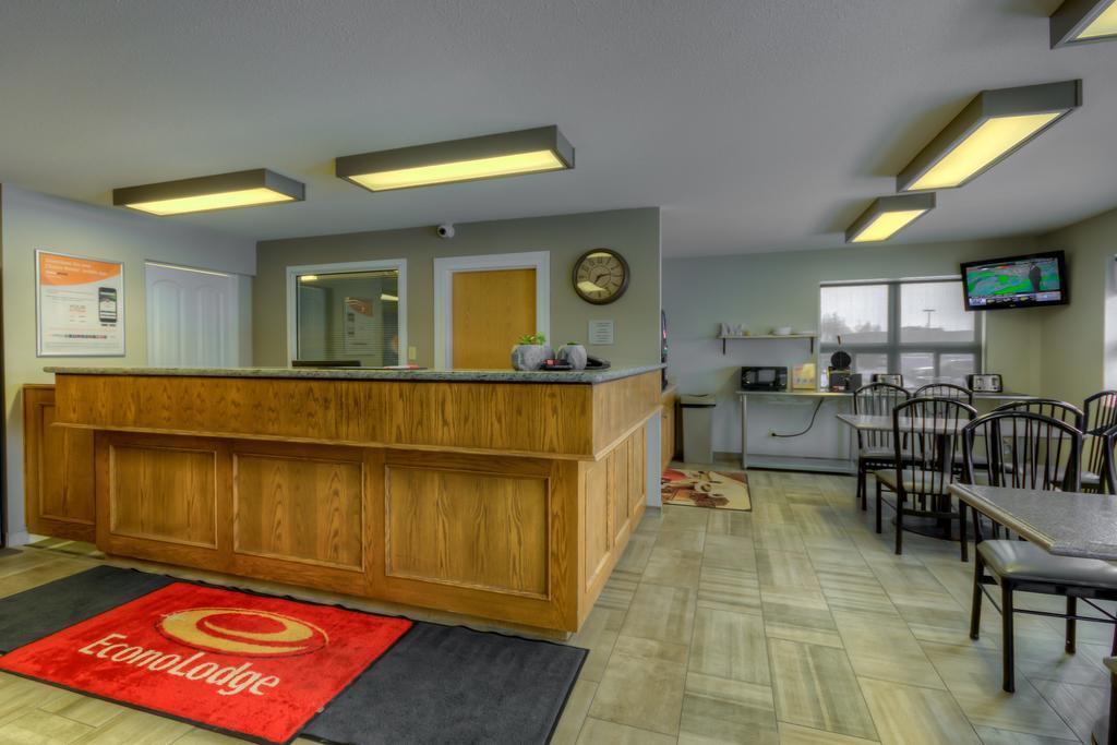 Econo Lodge Regina Exteriör bild
