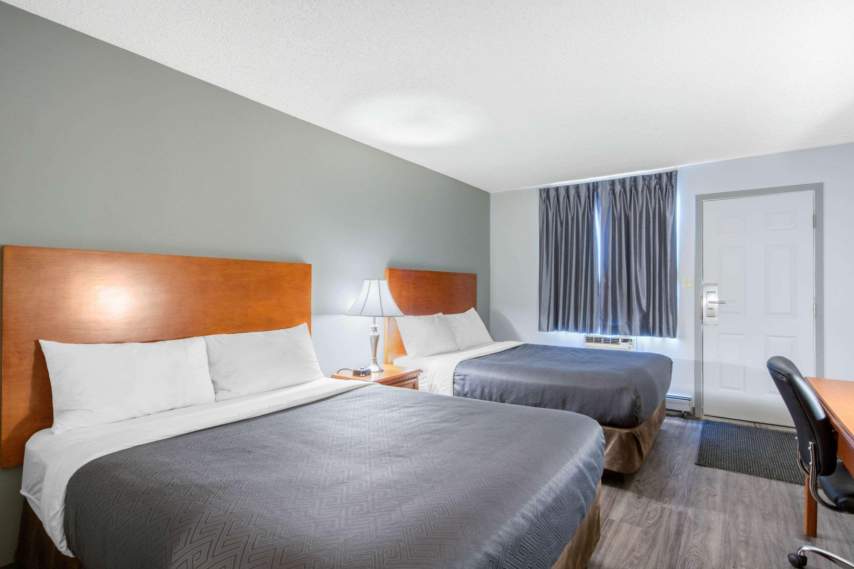 Econo Lodge Regina Exteriör bild