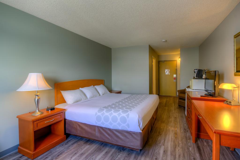 Econo Lodge Regina Exteriör bild